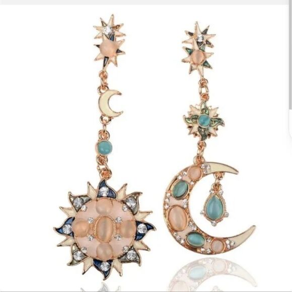 Celestial Moon & Star mis matched Earrings - Picture 1 of 4